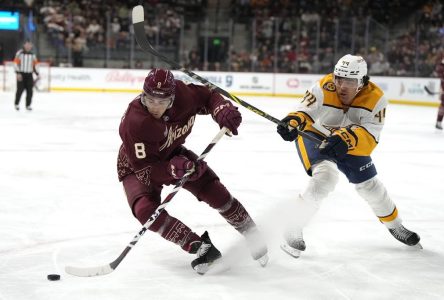 La recrue Ivan Prosvetov bloque 39 tirs dans une victoire des Coyotes