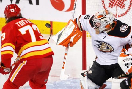 Les Ducks prennent le dessus face aux Flames de Calgary, 3-1