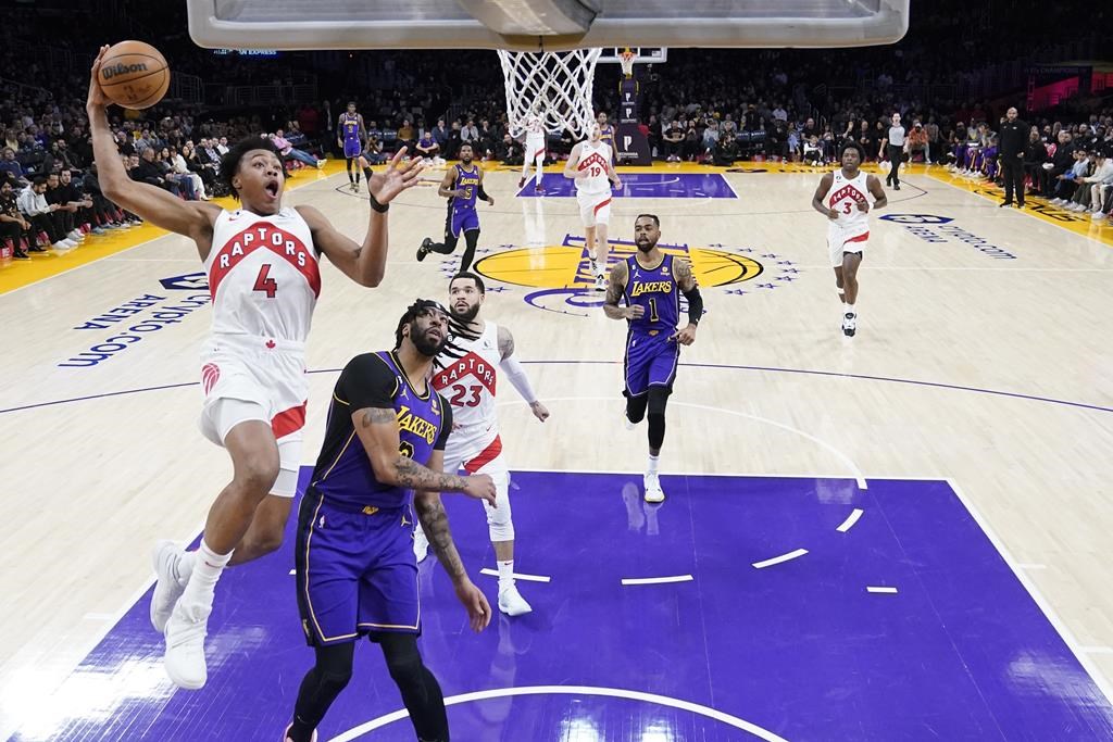 Russell marque 28 points lors de la victoire des Lakers sur les Raptors, 122-112