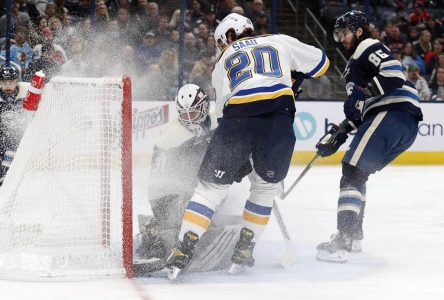 Kyrou signe un tour du chapeau à Columbus, dans un gain des Blues