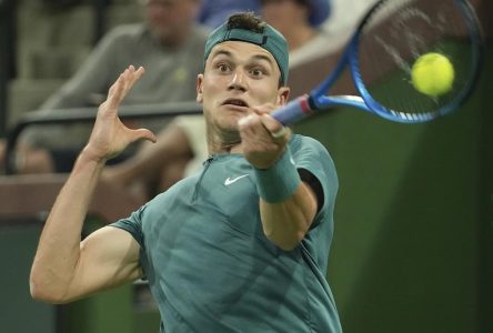 Auger-Aliassime se qualifie au tour suivant, Andreescu et Fernandez sont éliminées