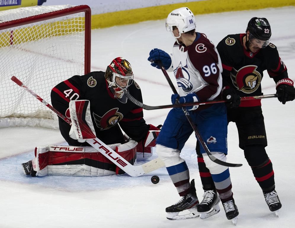 L’Avalanche profite d’un but bizarre et défait les Sénateurs 5-4