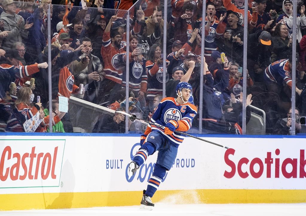 Un 57e but pour Connor McDavid, dans une victoire de 4-1 des Oilers