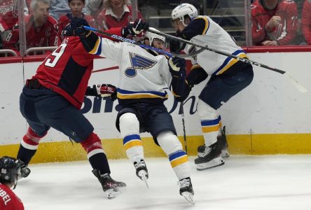 Samuel Blais marque deux buts et les Blues l’emportent 5-2 contre les Capitals