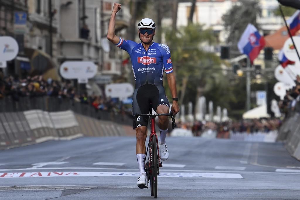 Van der Poel remporte la course Milan-San Remo, comme son grand-père en 1961