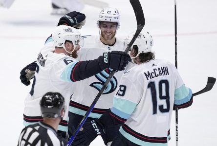 Adam Larsson marque en prolongation et le Kraken l’emporte 5-4 contre les Stars