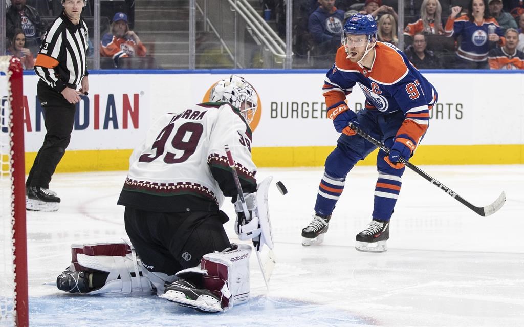 Connor McDavid atteint le plateau des 60 buts dans une victoire des Oilers