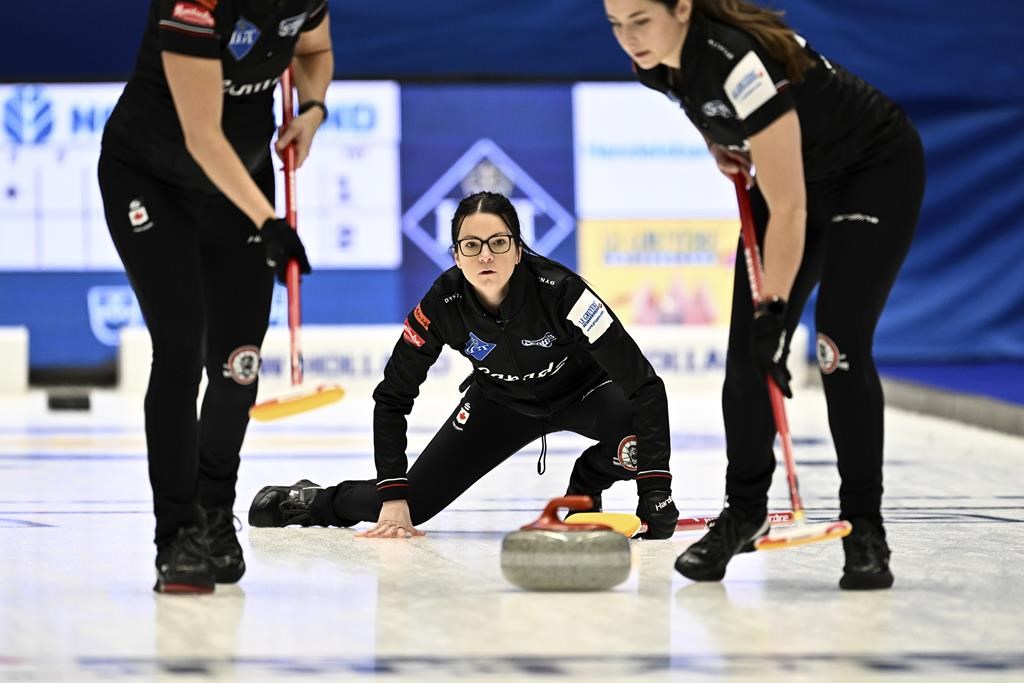 Le Canada s’incline en demi-finale au Championnat mondial de curling féminin