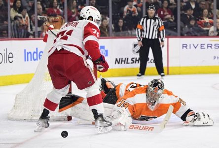 Hart signe un 2e jeu blanc cette saison et les Flyers gagnent à nouveau