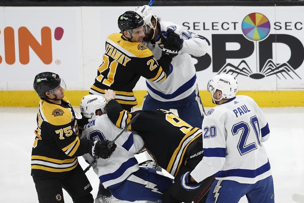 Une sixième victoire de suite pour les Bruins, 2-1 contre Tampa Bay