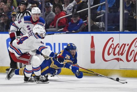 Jeff Skinner tranche en faveur des Sabres en prolongation contre les Rangers