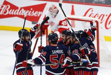 Les gros canons des Jets se lèvent dans une victoire contre les Red Wings