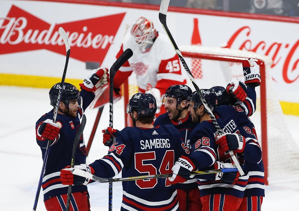 Les gros canons des Jets se lèvent dans une victoire contre les Red Wings