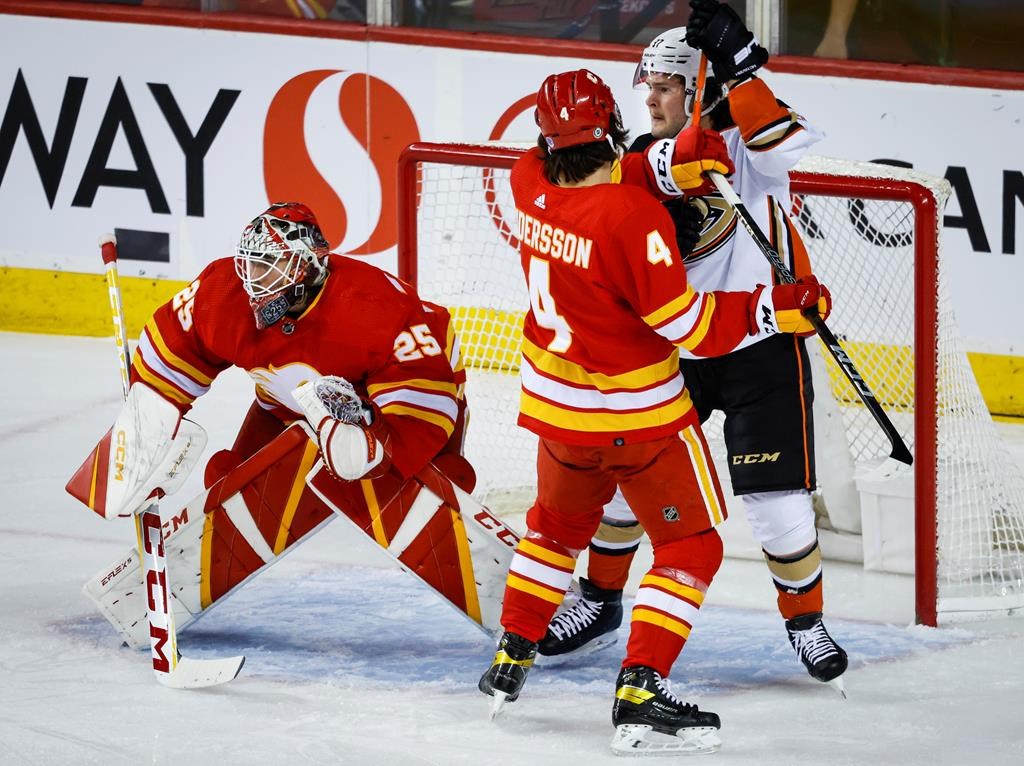 Les Flames sont toujours en course pour les séries après leur victoire face aux Ducks