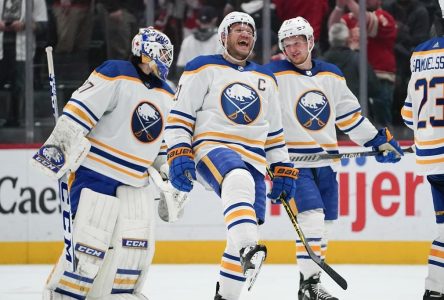 Les Sabres l’emportent en fusillade face aux Red Wings dans un festival offensif