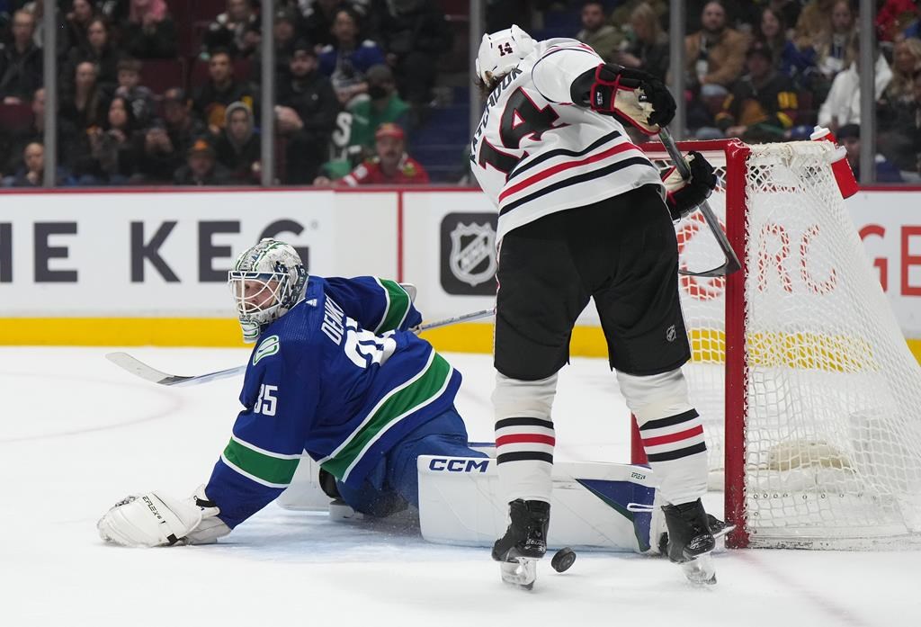 Demko et les Canucks blanchissent les Blackhawks 3-0