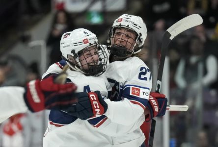 Les États-Unis écrasent la Suisse 9-1 au Championnat mondial de hockey féminin