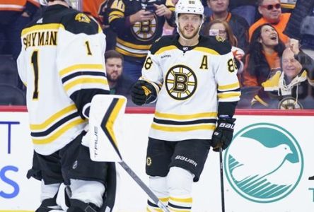 L’attaquant des Bruins David Pastrnak atteint le plateau des 60 buts cette saison