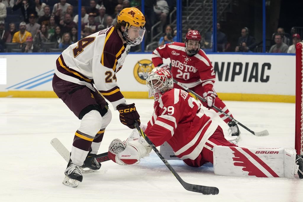 Drew Commesso signe un contrat d’entrée de trois ans avec les Blackhawks