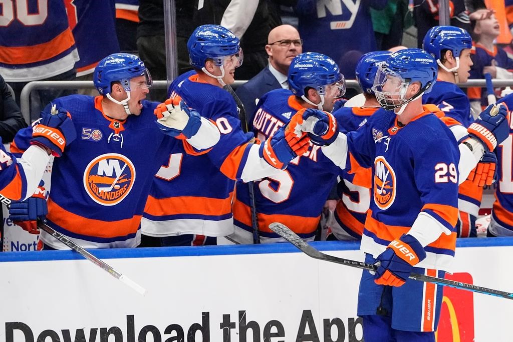 Brock Nelson permet aux Islanders de battre le Canadien 4-2 et d’accéder aux séries