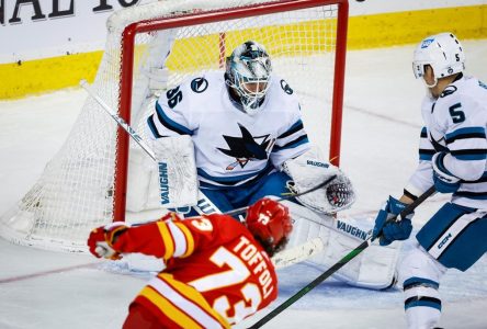 Les Flames achèvent leur saison sur une victoire contre les Sharks 3-1