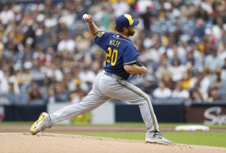 Wade Miley brille et les Brewers battent Yu Darvish et les Padres 1-0