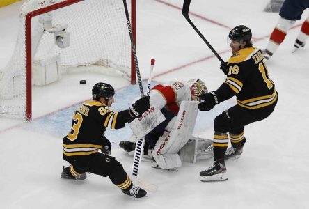 Les Bruins remportent le premier match contre les Panthers, 3-1