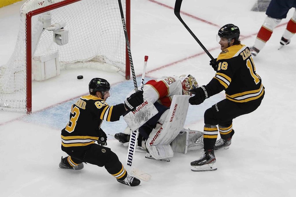 Les Bruins remportent le premier match contre les Panthers, 3-1