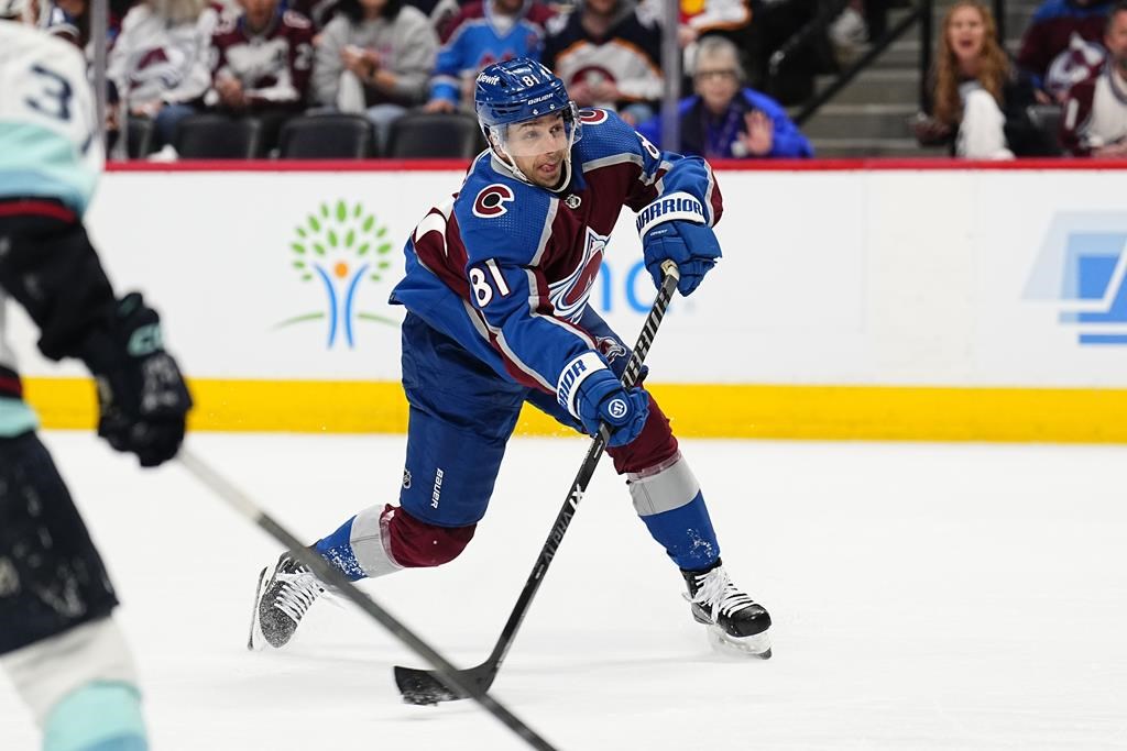 Le Kraken surprend les champions en titre pour leur première victoire en séries, 3-1