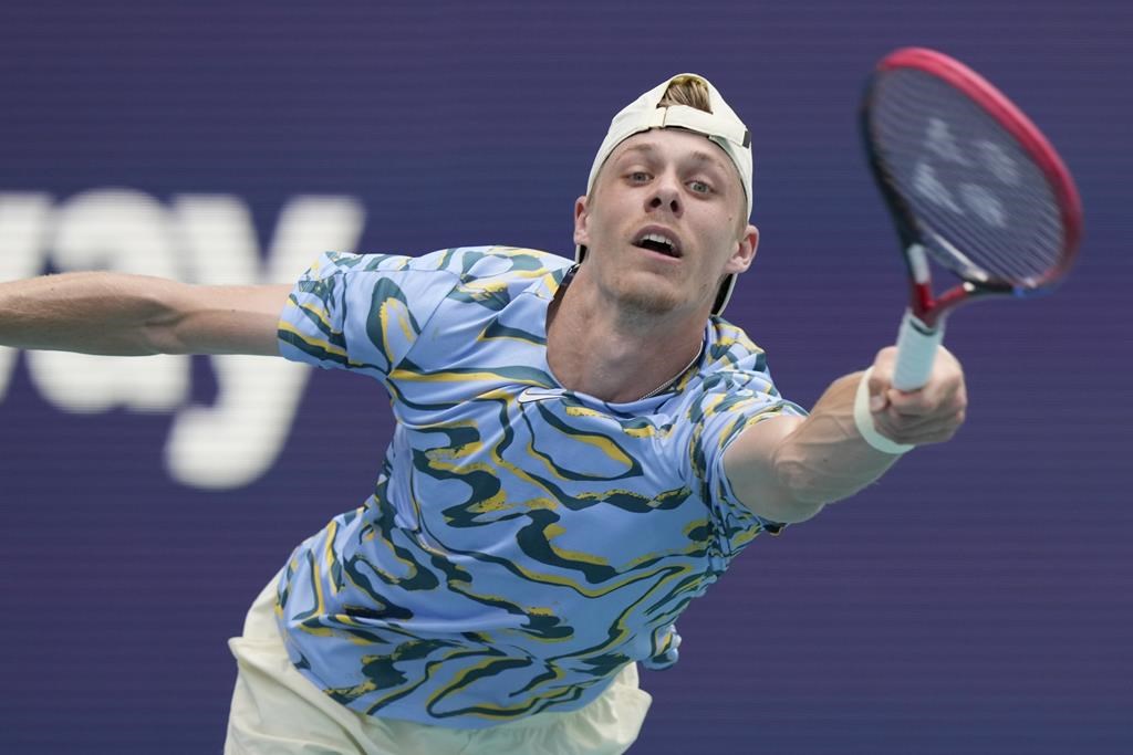 Erratique, Shapovalov s’incline en deux manches contre Tsitsipas à Barcelone