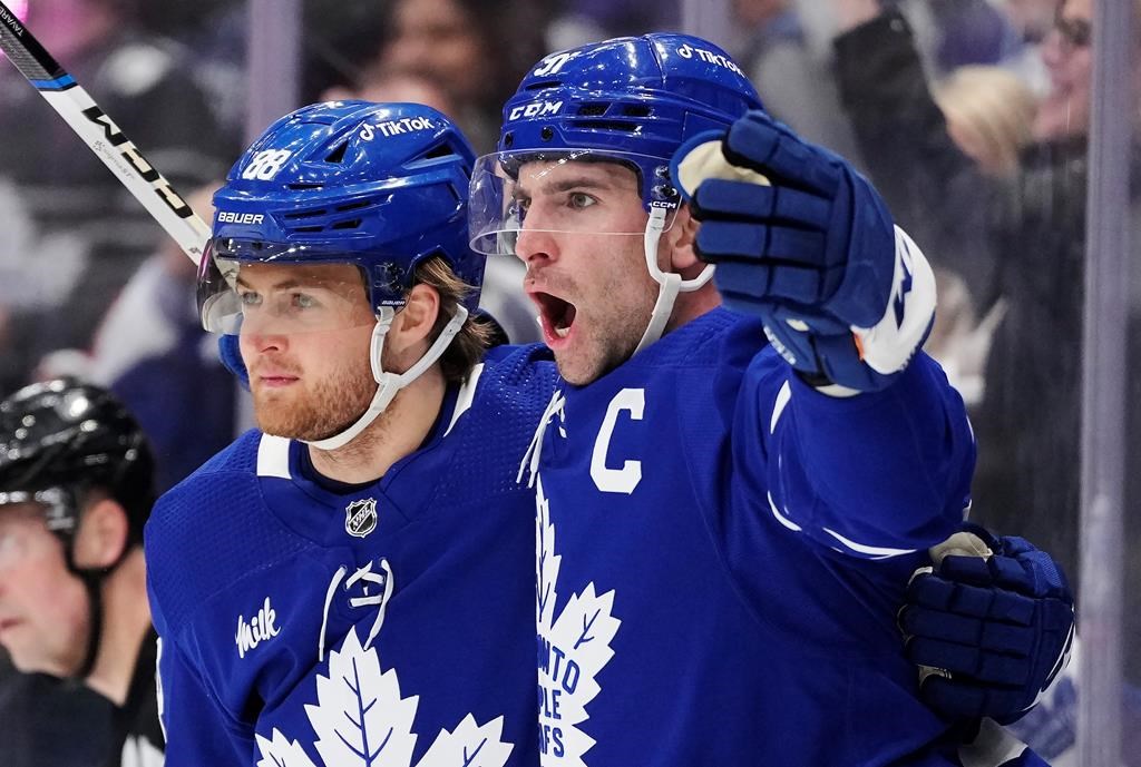 Tavares et Marner mènent les Maple Leafs à la victoire contre le Lightning