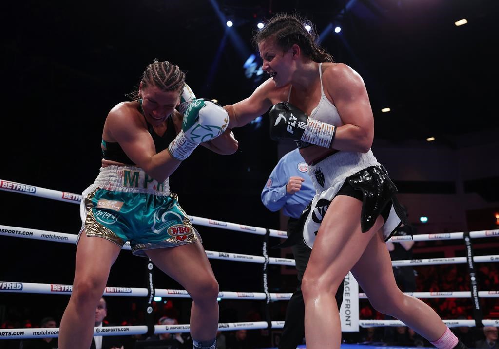 Sandy Ryan bat Marie-Pier Houle et devient championne des mi-moyennes de la WBO