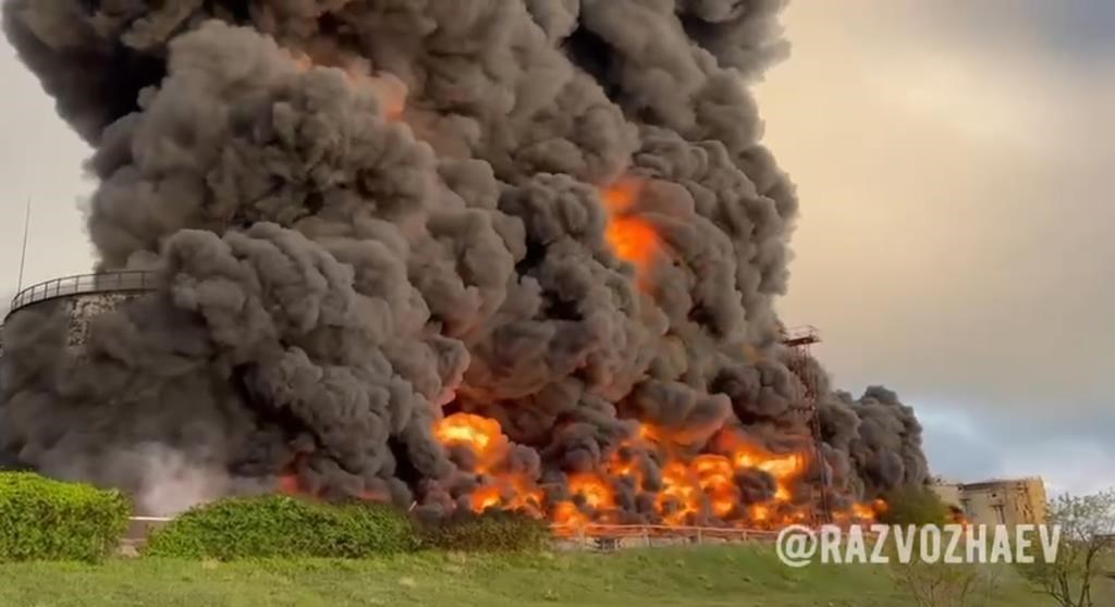 Incendie dans un réservoir de pétrole en Crimée après une attaque de drone samedi