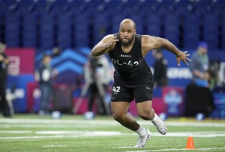 NFL: Les Patriots choisissent le Québécois Sidy Sow en quatrième ronde du repêchage