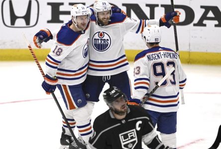 Les Oilers battent les Kings et passent en deuxième ronde des séries