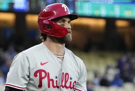 Bryce Harper 0 en 4 à son retour au jeu, incluant 3 retraits au bâton