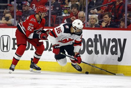 Jesper Fast marque en prolongation et les Hurricanes éliminent les Devils