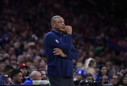 Les 76ers de Philadelphie congédient l’entraîneur-chef Doc Rivers après trois saisons