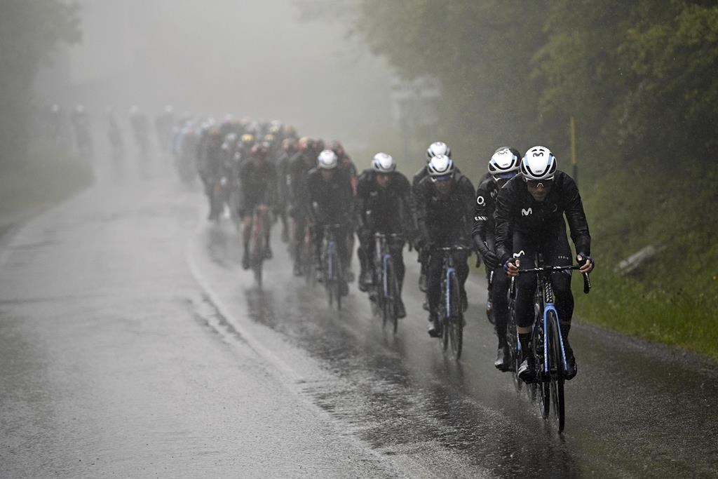 Dans des conditions misérables, Magnus Cort gagne la 10e étape du Tour d’Italie