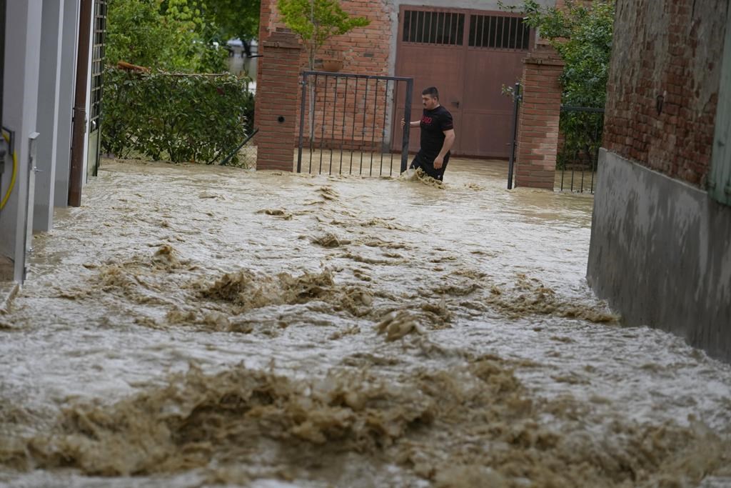 Pluies torrentielles en Italie: morts, milliers d’évacuations et le GP de F1 annulé