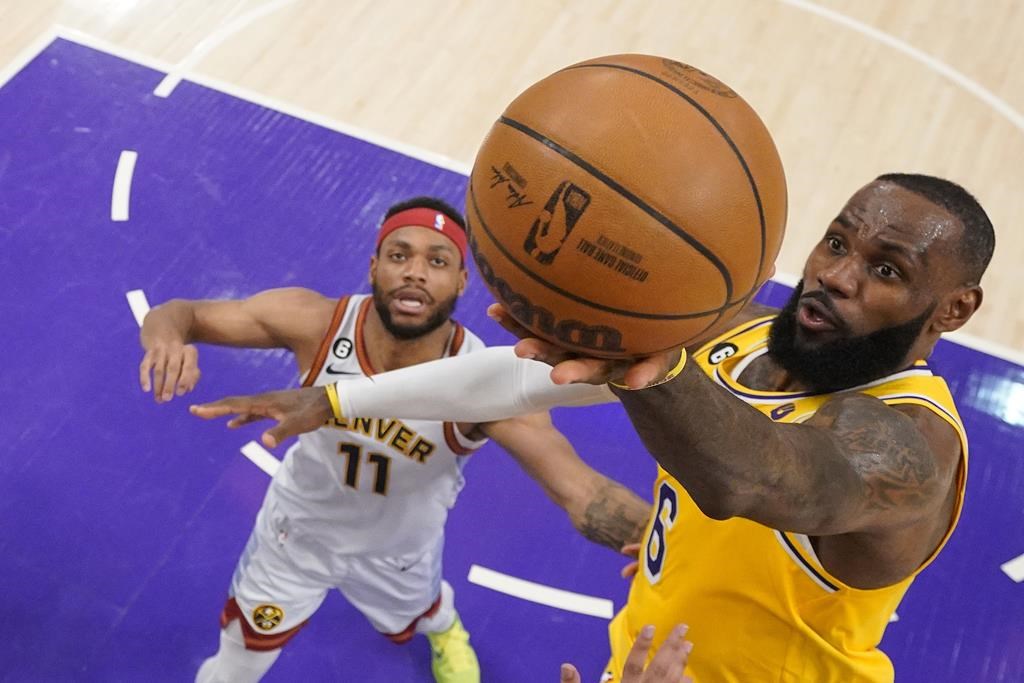 Les Lakers espèrent que LeBron James va décider de poursuivre sa carrière