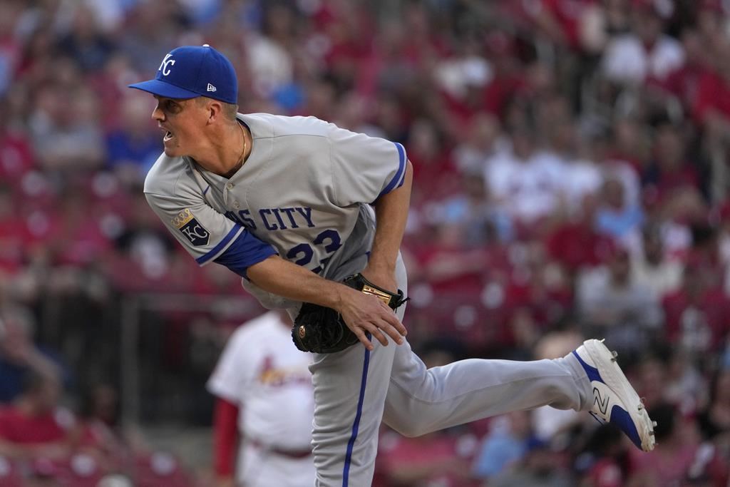 Mikolas brille pendant huit manches et les Cardinals battent les Royals 2-1