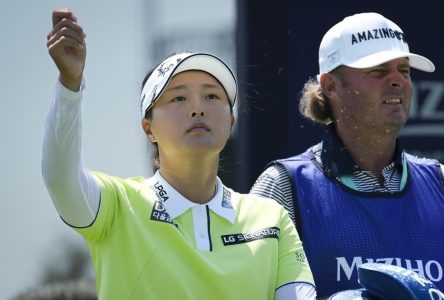 Rose Zhang joue 66 et mène avant la ronde finale de son premier tournoi de la LPGA