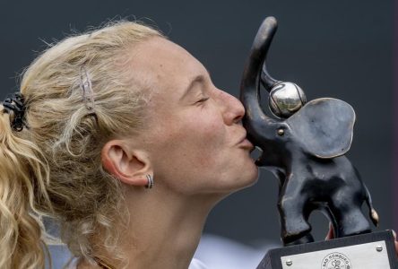 Siniakova défait Bronzetti 6-2, 7-6 (5) et remporte le tournoi de Bad Homburg