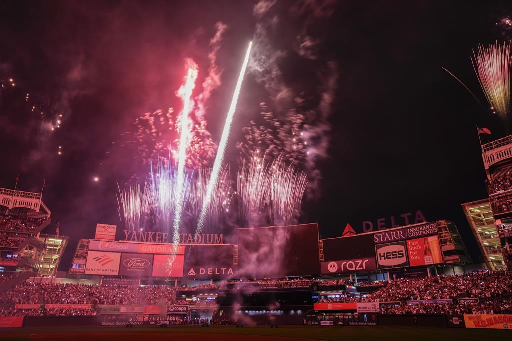 Bader cogne un circuit de trois points en 8e et les Yankees battent les Orioles, 6-3