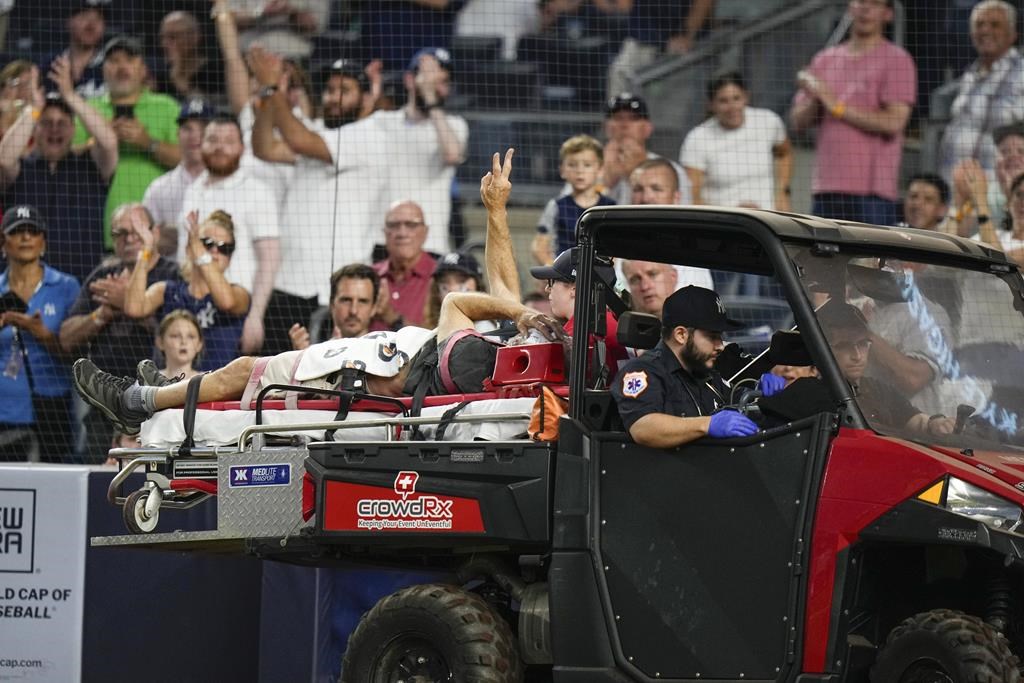 Un caméraman blessé par un tir erratique au Yankee Stadium a une orbite brisée