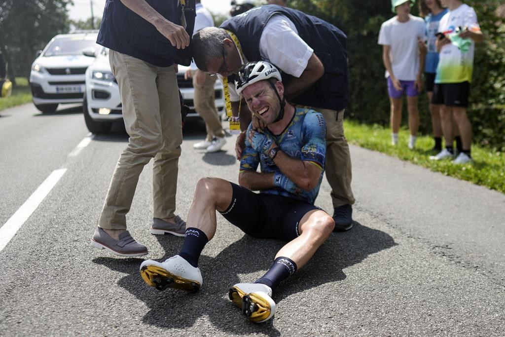 Le Britannique Mark Cavendish chute et voit son Tour de France prendre fin