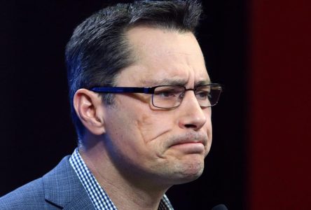 Les Maple Leafs offrent un poste d’entraîneur adjoint à Guy Boucher