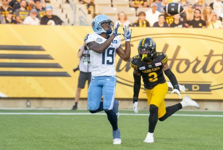 Kelly réussit deux passes de touché alors que les Argonauts portent leur fiche à 5-0