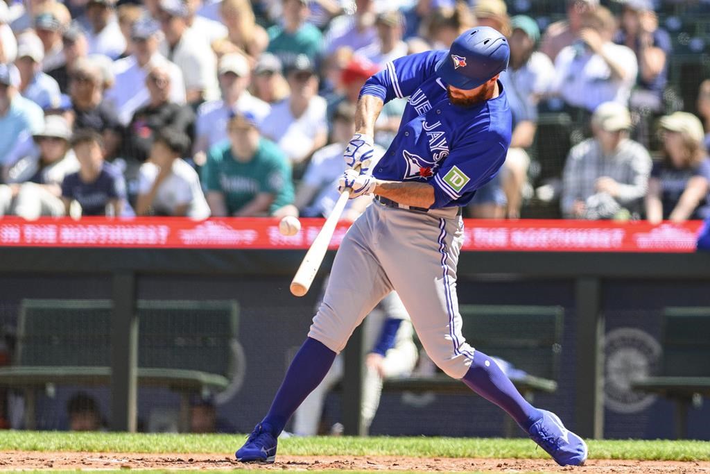 Les Blue Jays arrachent une victoire de 4-3 aux Mariners et évitent le balayage